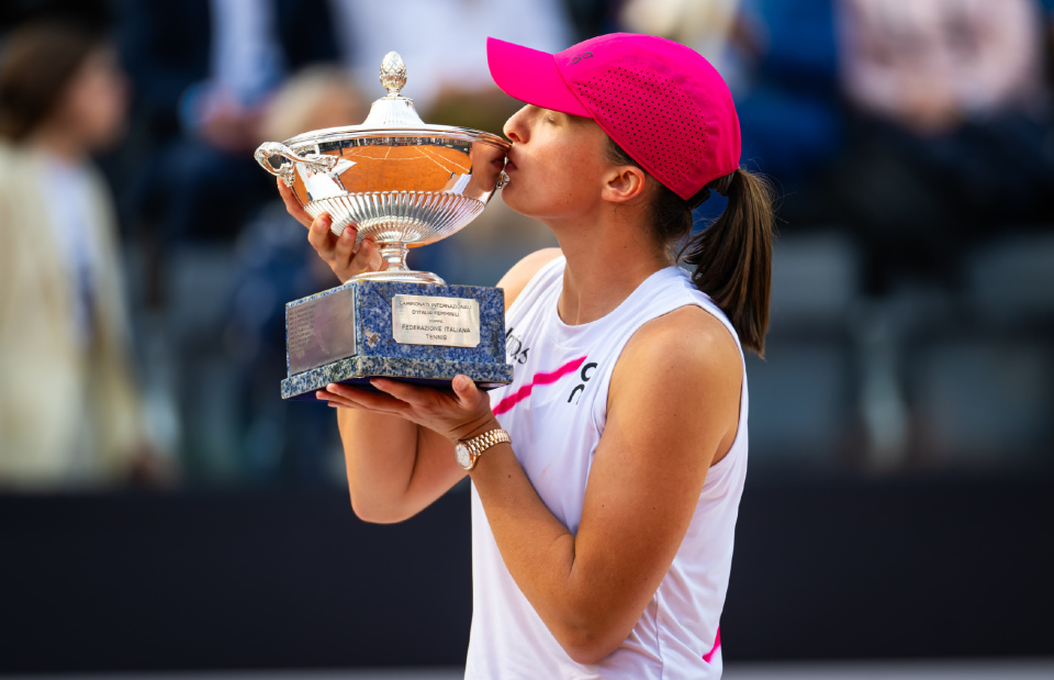  科维托娃回归赛场，精彩发挥首场状态亮眼，中国队观众沸腾！-爱游戏体育网址