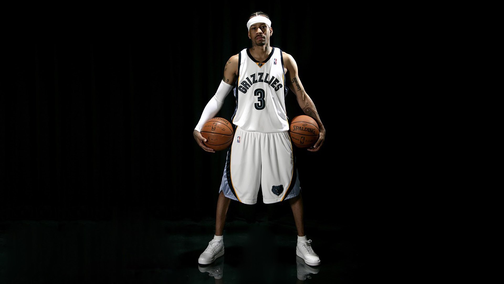 篮球赛场焦点！美国队对阵澳大利亚队，历史性突破，球队首次挺进决赛-爱游戏体育娱乐入口